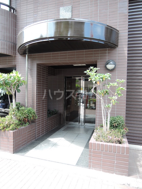 19/23 エントランス