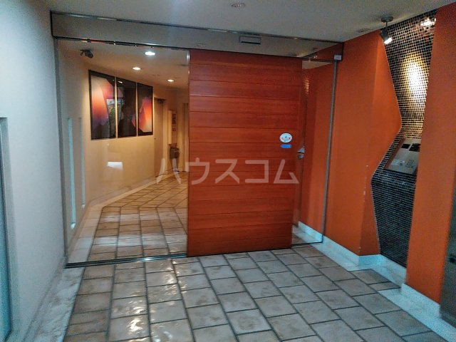 17/25 エントランス