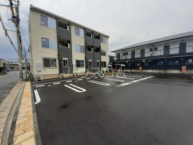 2/6 駐車場