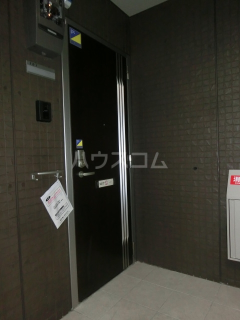 21/27 エントランス