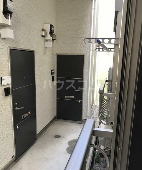 16/18 エントランス