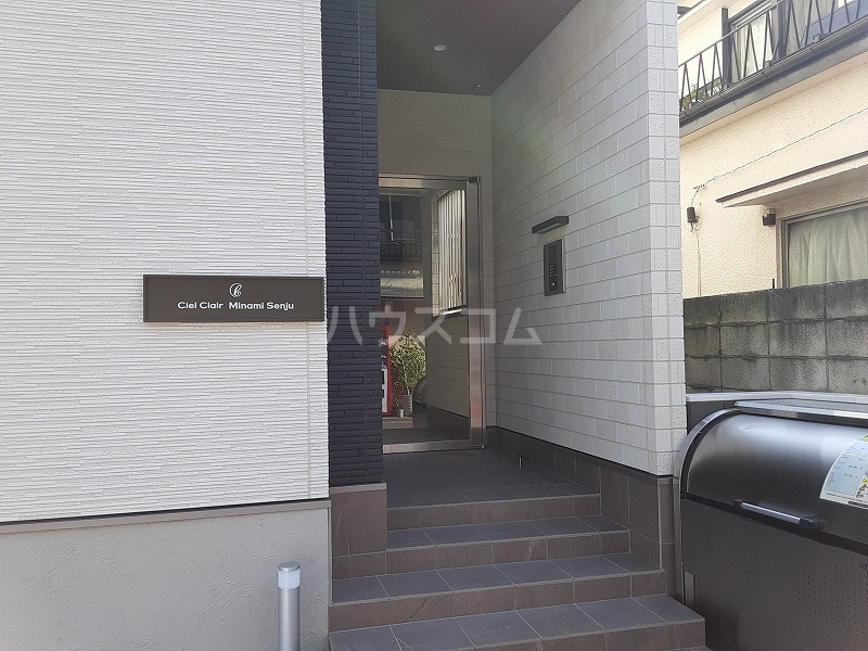 2/4 エントランス