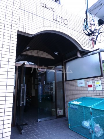 22/30 エントランス