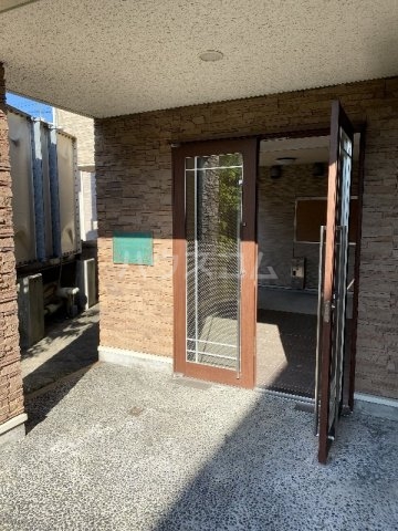 28/30 エントランス