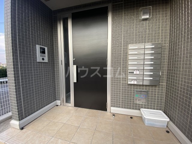 21/30 エントランス