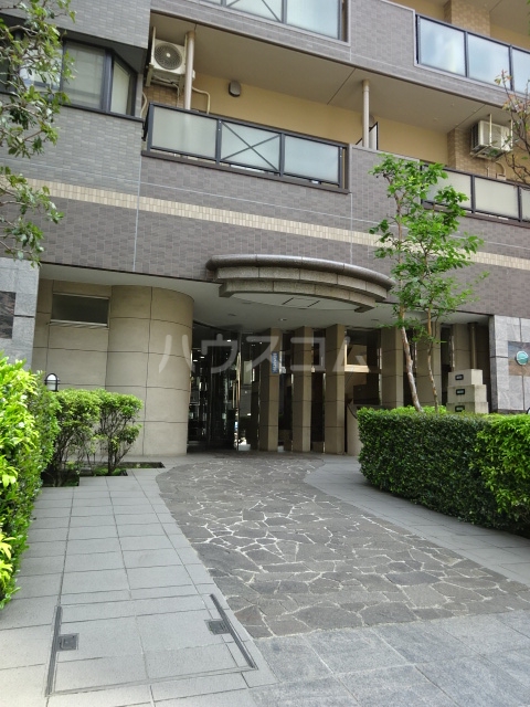 17/18 エントランス