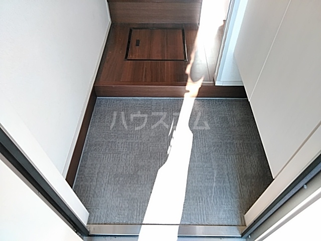 14/30 玄関