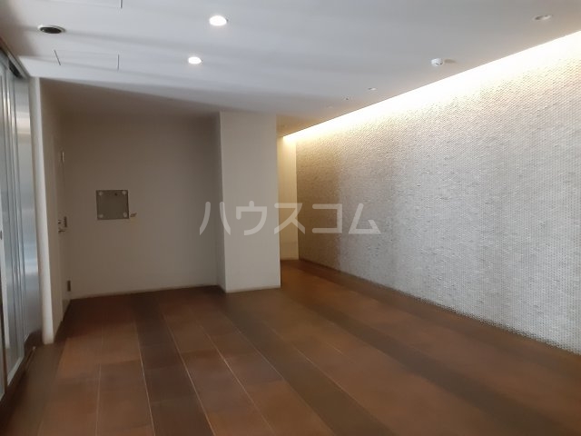 28/29 エントランス