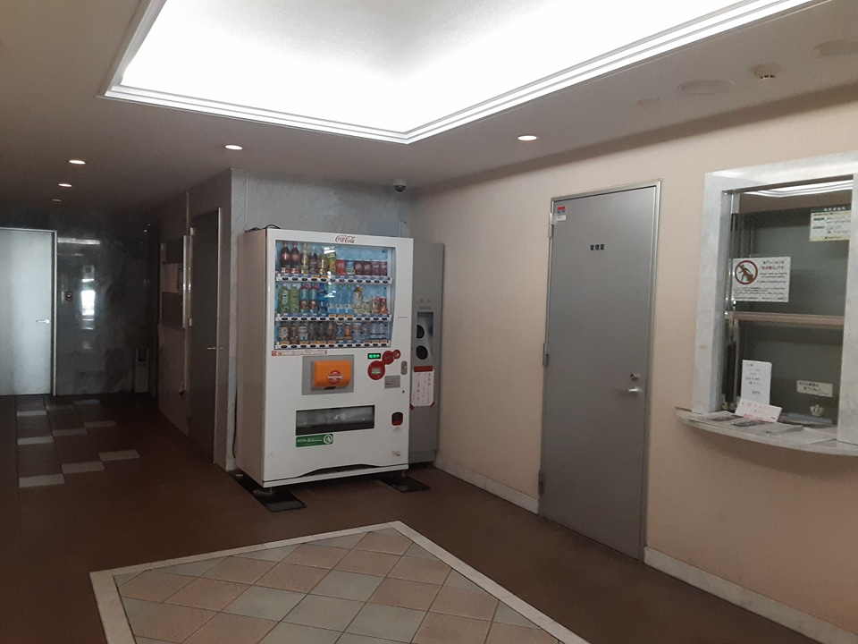 17/26 エントランス