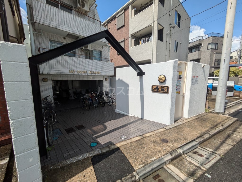 13/13 エントランス
