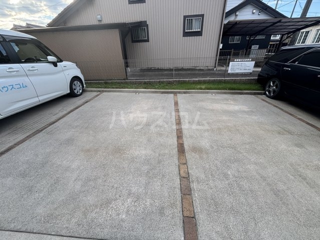 23/25 駐車場