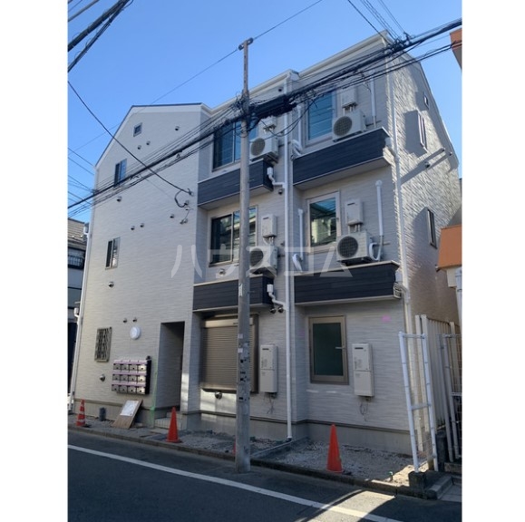 24/30 エントランス