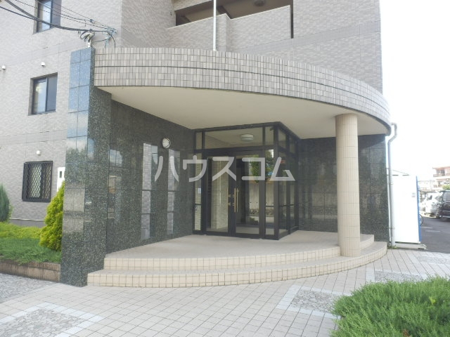 23/30 エントランス