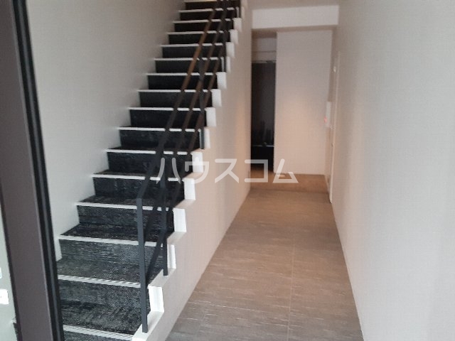 19/25 エントランス