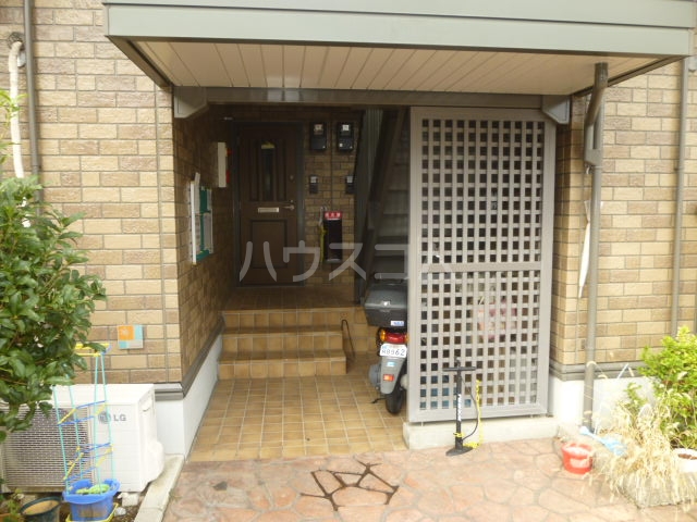 17/19 エントランス