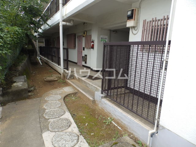 26/30 エントランス