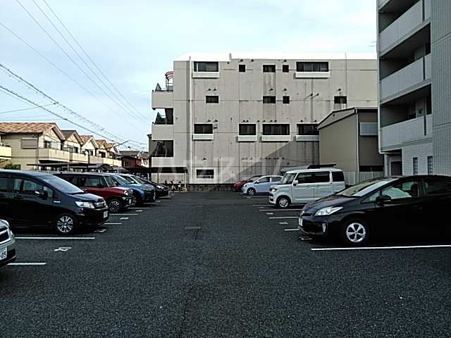 23/29 駐車場