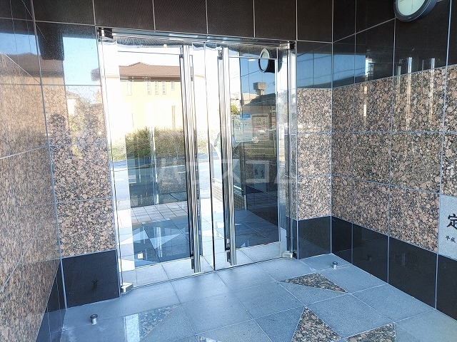 2/3 エントランス