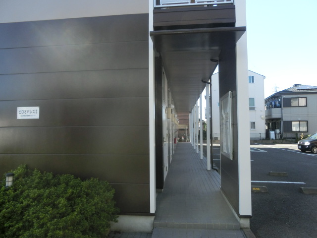 22/27 エントランス