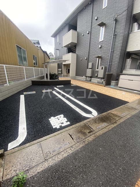 23/30 駐車場