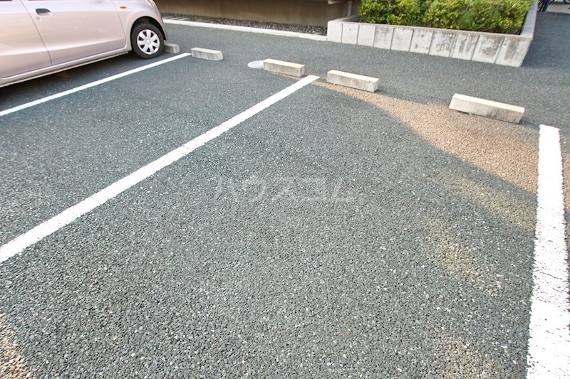 17/27 駐車場
