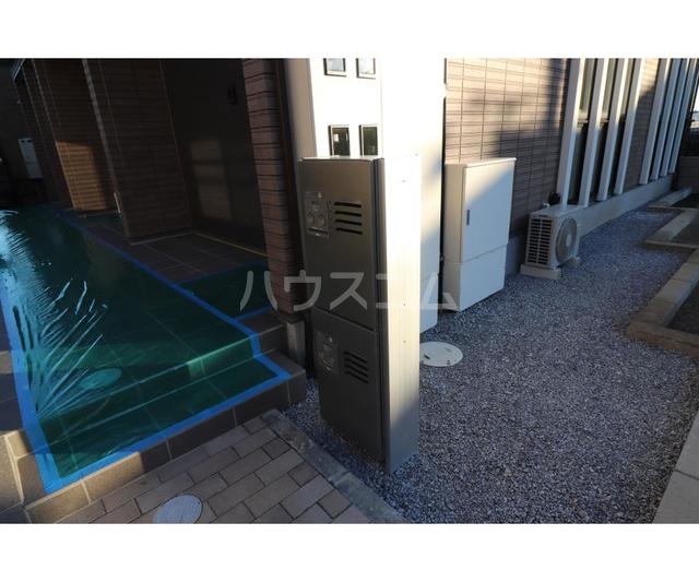 25/30 エントランス