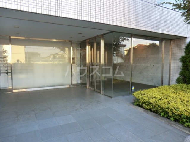 22/30 エントランス