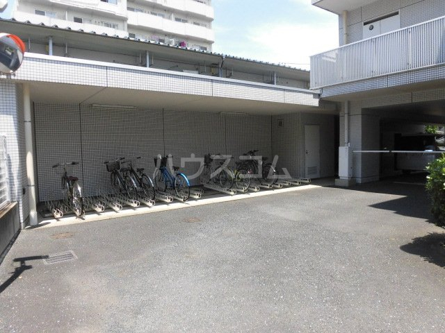 25/30 駐車場