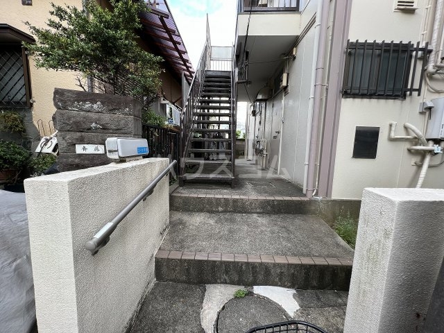 21/23 エントランス