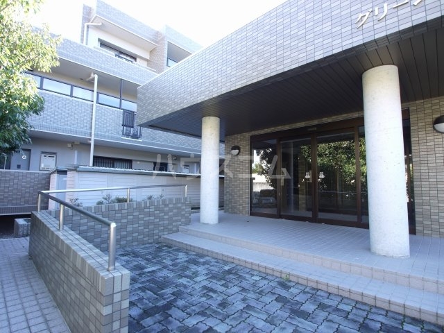 22/30 エントランス