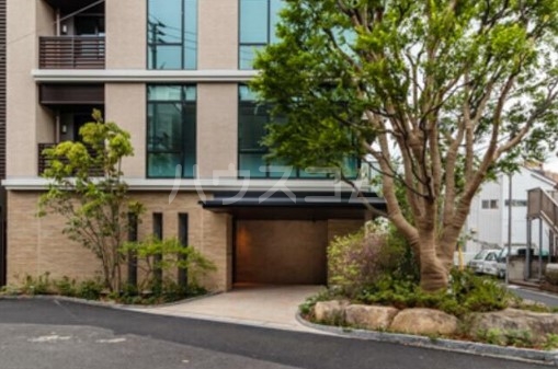 20/29 エントランス