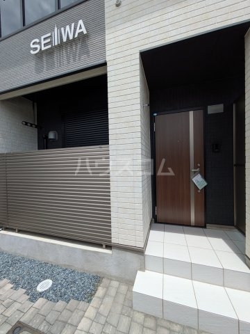 21/28 エントランス