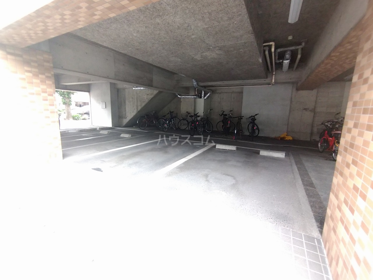 26/30 駐車場