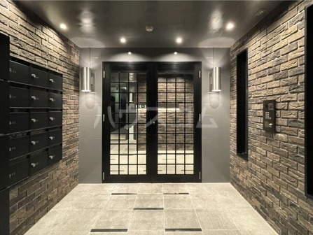 21/30 エントランス