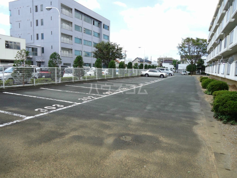 20/27 駐車場