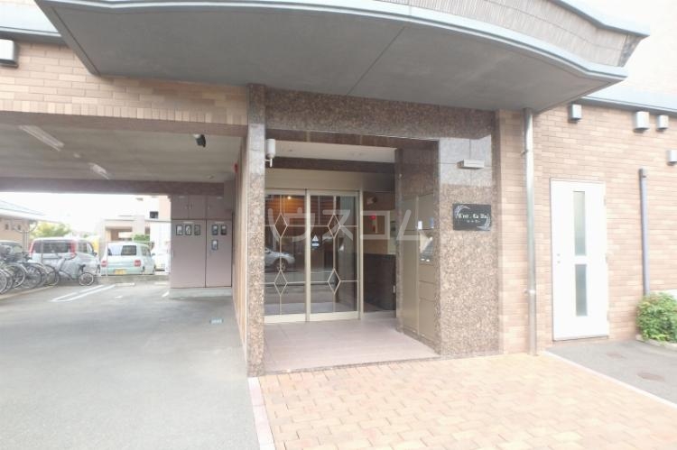 13/15 エントランス