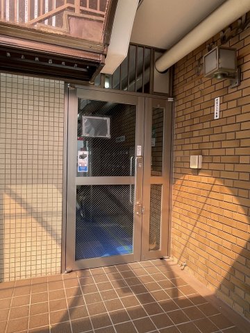 22/25 エントランス