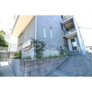 21/30 エントランス