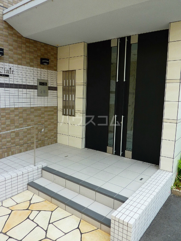 23/30 エントランス