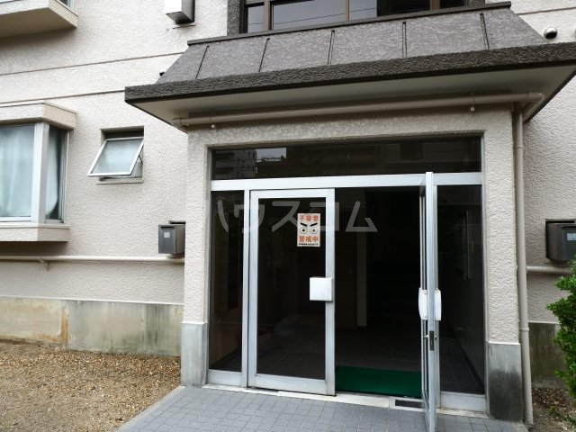 22/30 エントランス