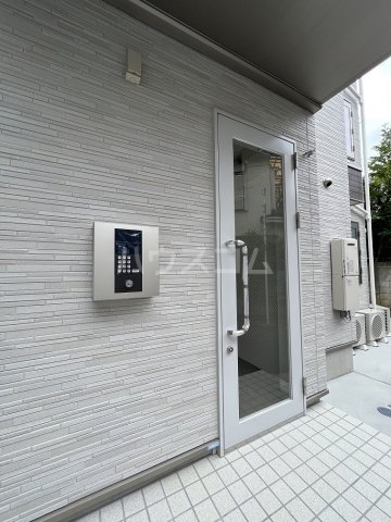 20/26 エントランス