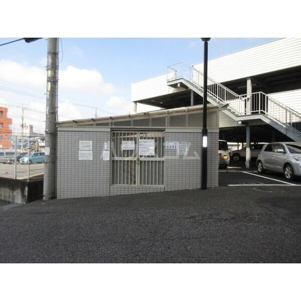 16/21 駐車場