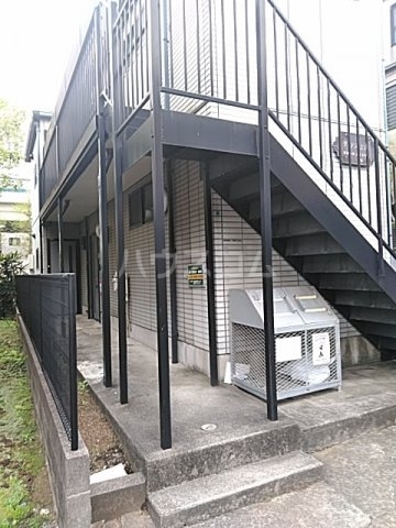 25/30 エントランス