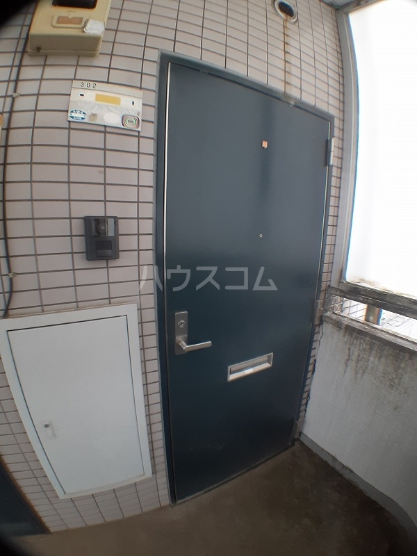 22/29 エントランス