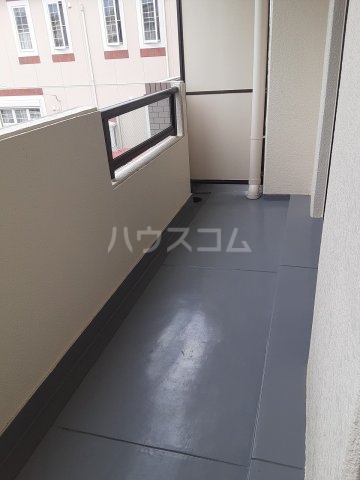 20/27 バルコニー