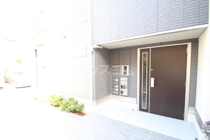 23/30 エントランス