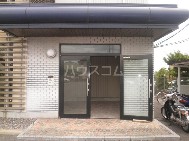 21/27 エントランス