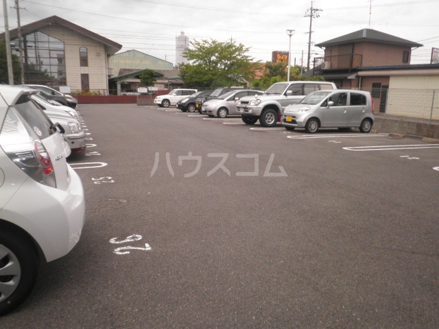 22/27 駐車場
