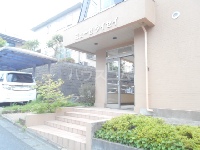 23/30 エントランス