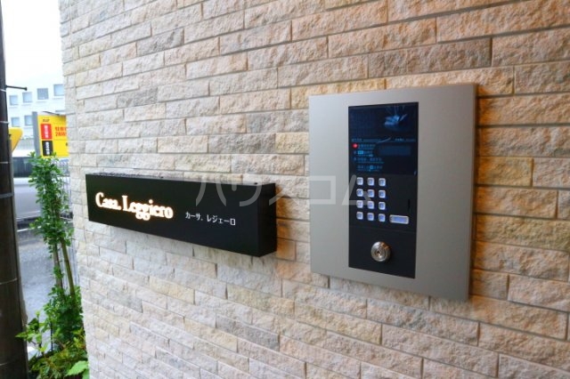 25/30 エントランス